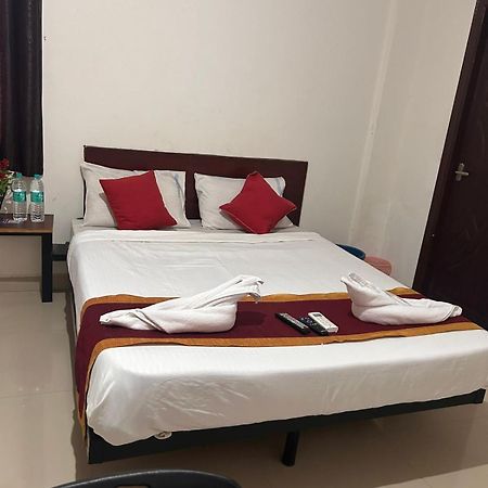 Hotel Prakrathi Residency Бангалор Экстерьер фото