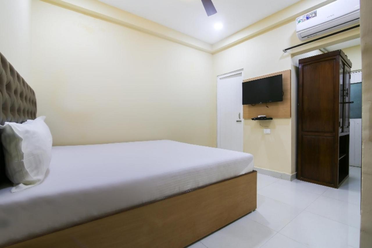 Hotel Prakrathi Residency Бангалор Экстерьер фото