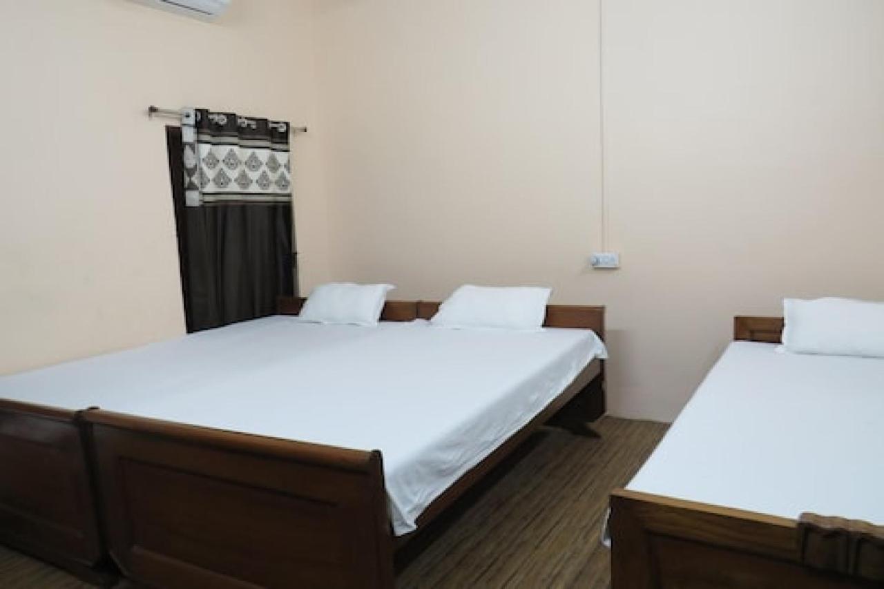 Hotel Prakrathi Residency Бангалор Экстерьер фото