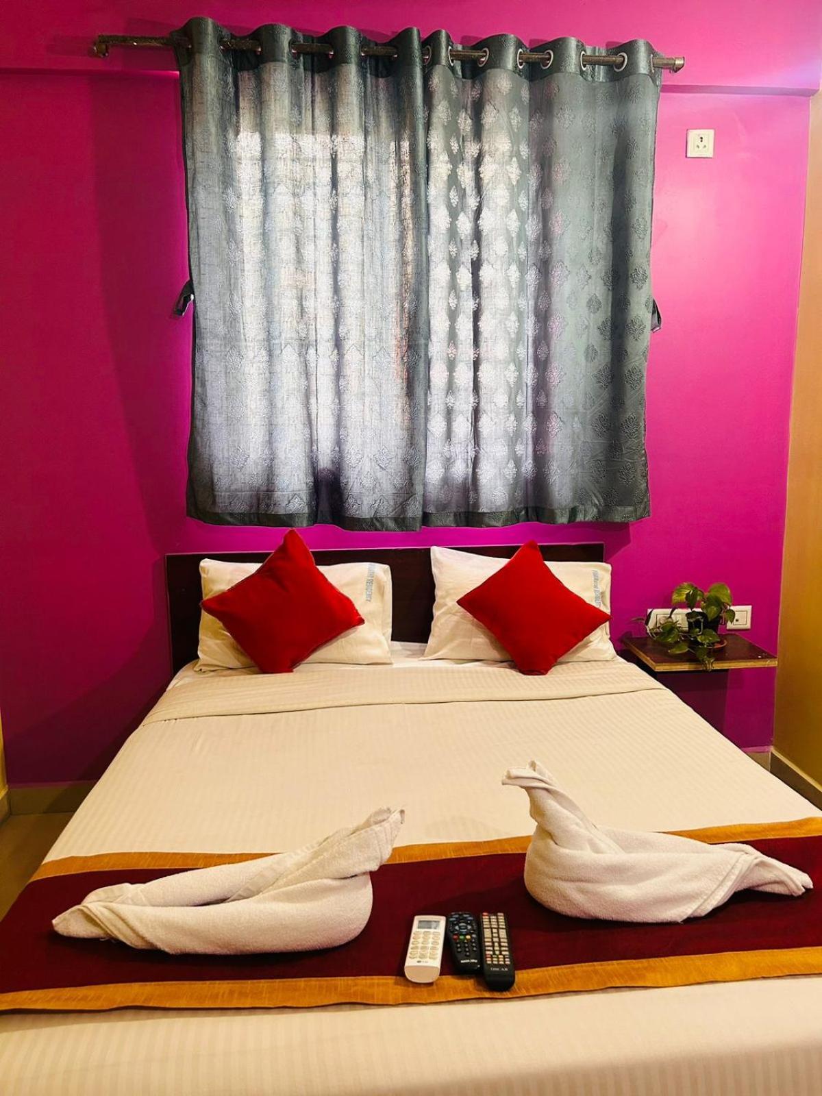 Hotel Prakrathi Residency Бангалор Экстерьер фото