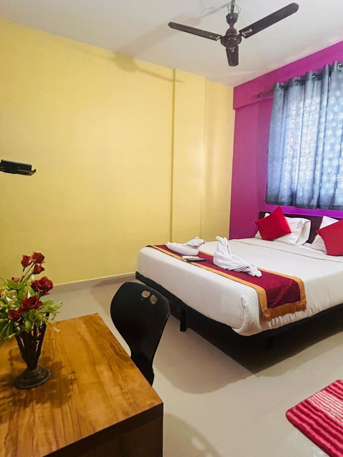 Hotel Prakrathi Residency Бангалор Экстерьер фото